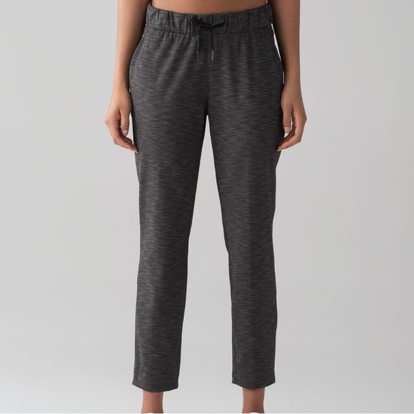 ❤️ Lululemon On The Fly Pant *28" Grey Luxtreme Size 4 - Picture 12 of 12